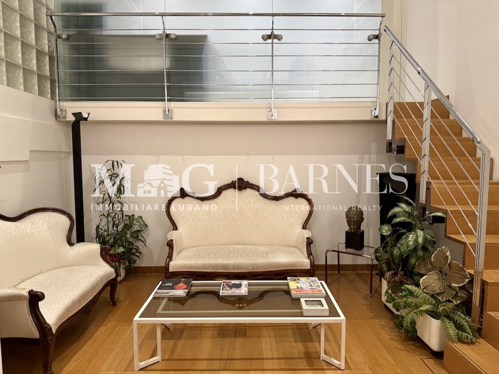 200m² office