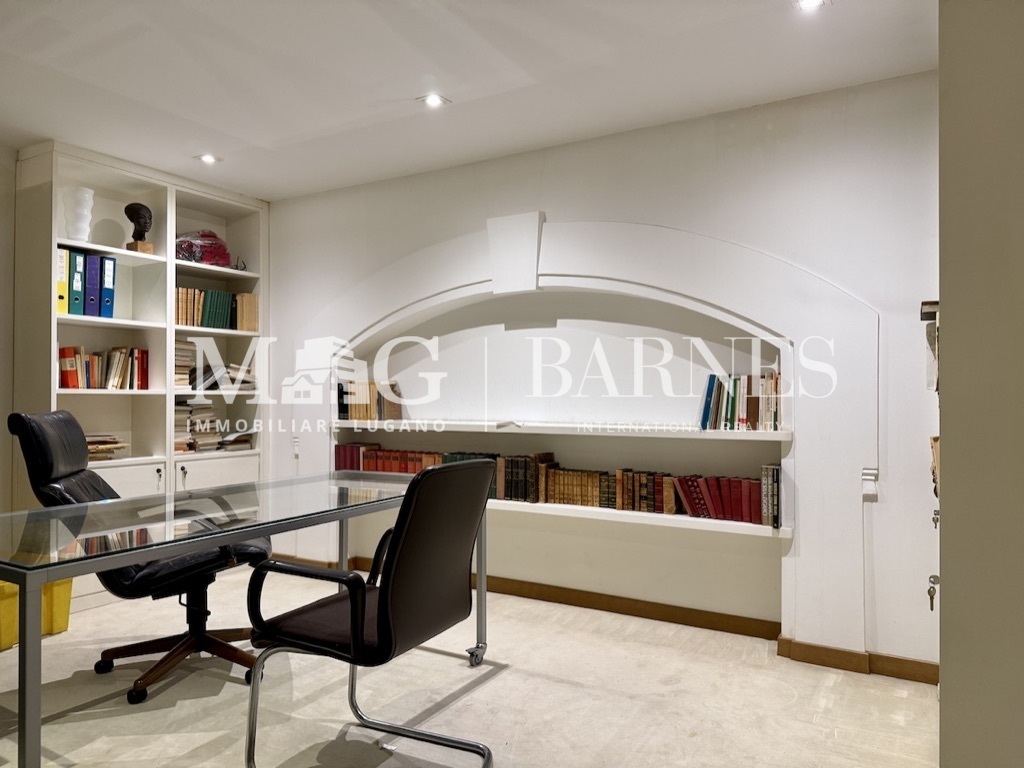 200m² office