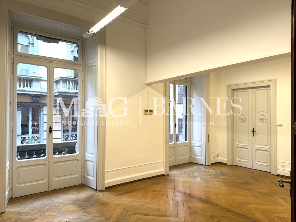 200m² office