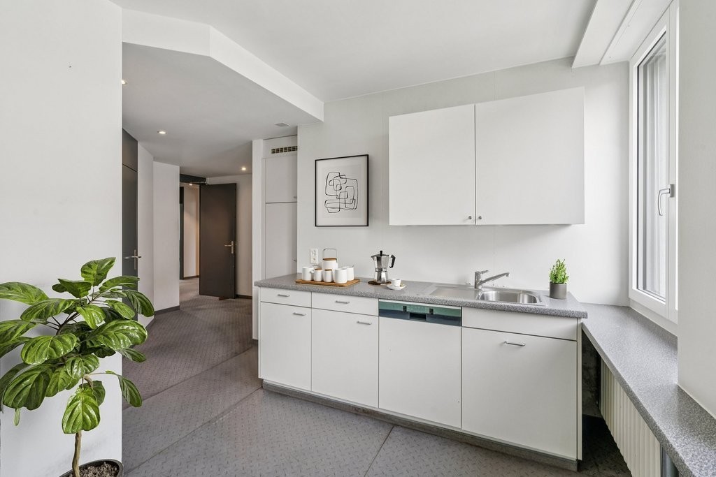 450m² office