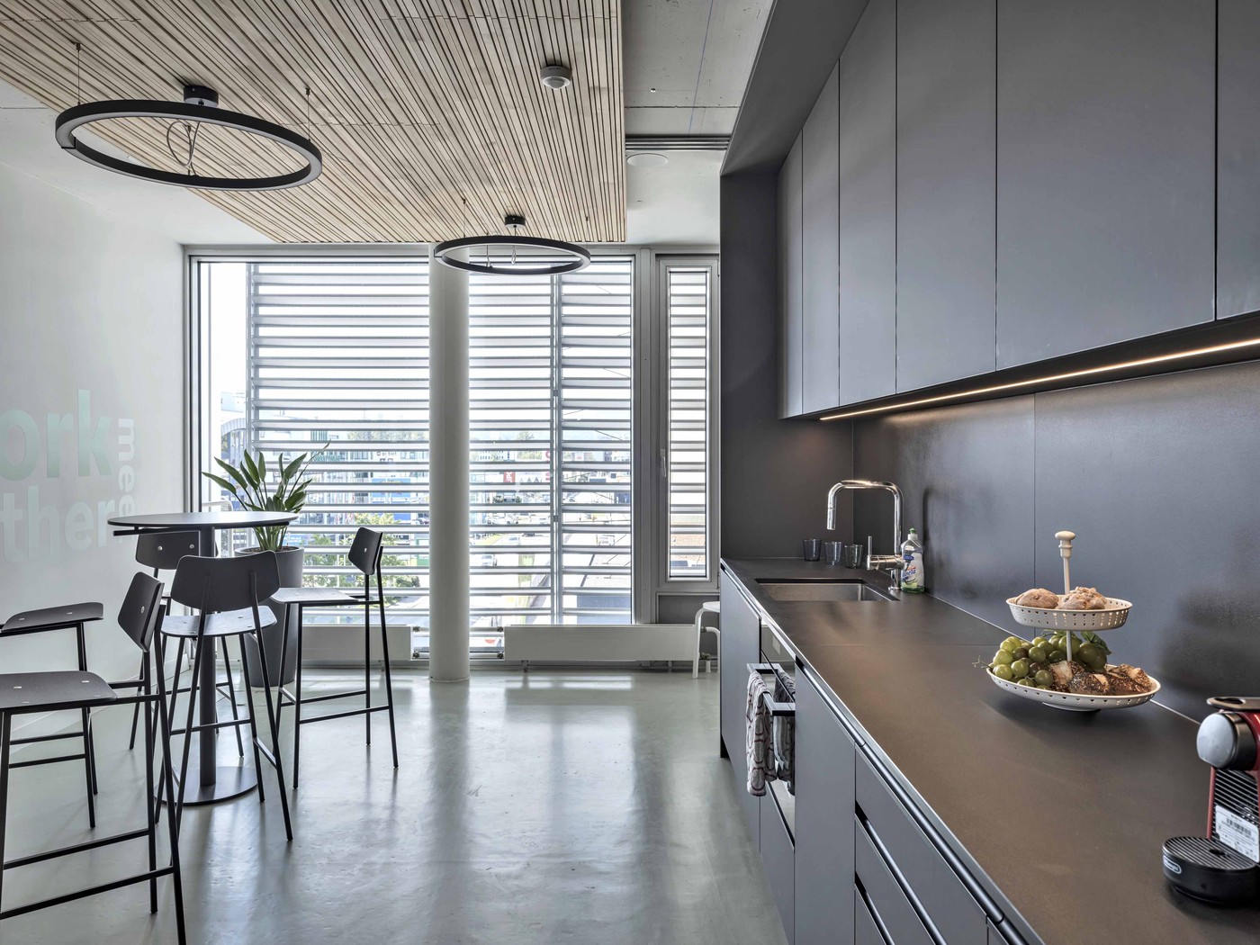 18m² office