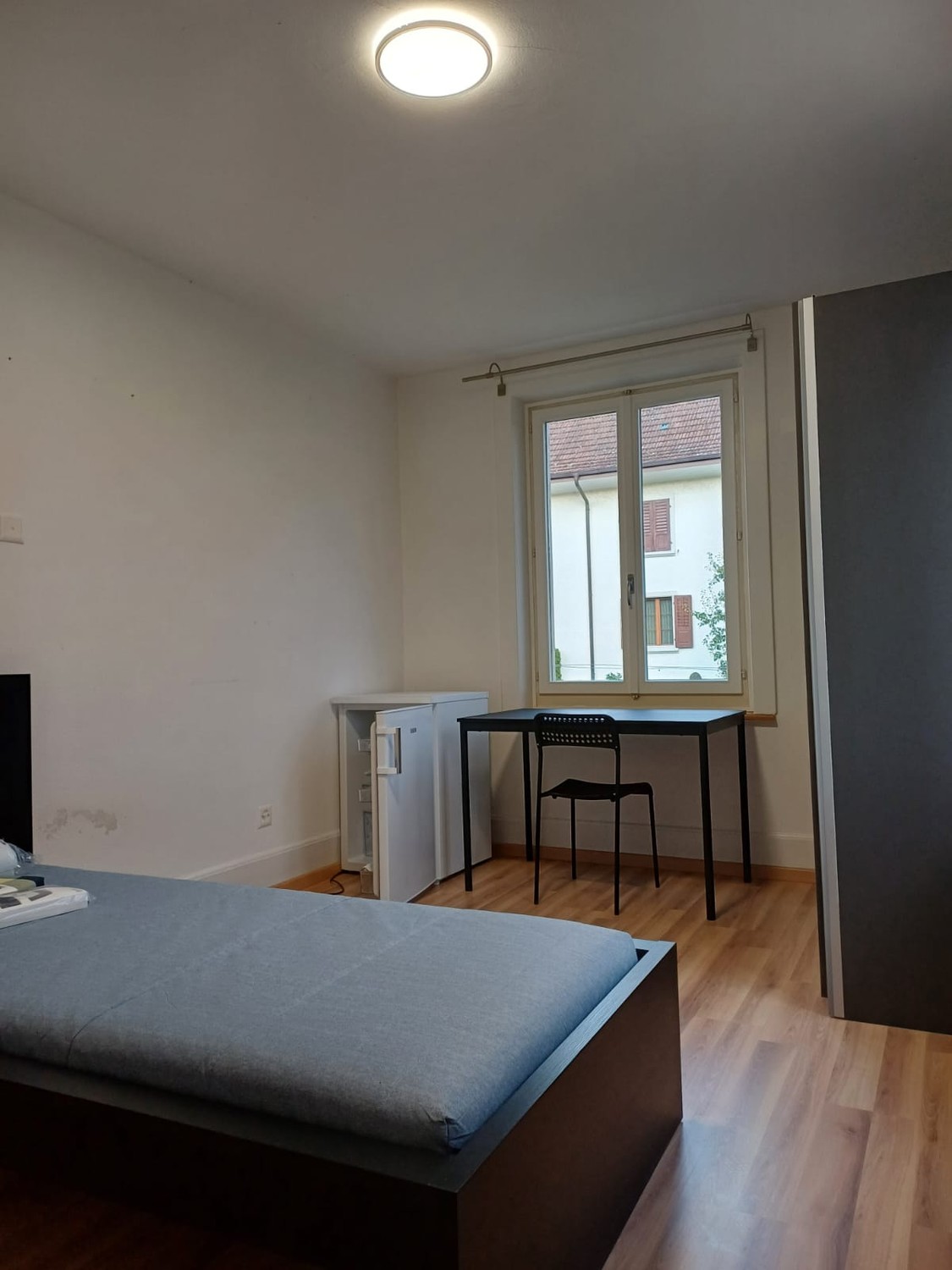 Camera in un appartamento condiviso, foto 1 di 5