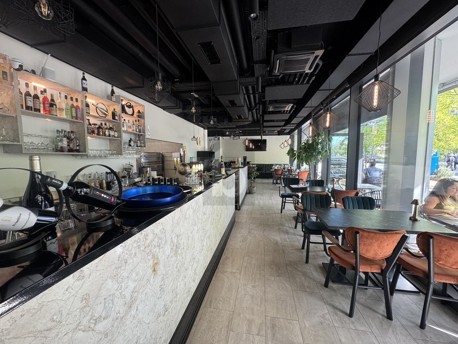 206m² restaurant