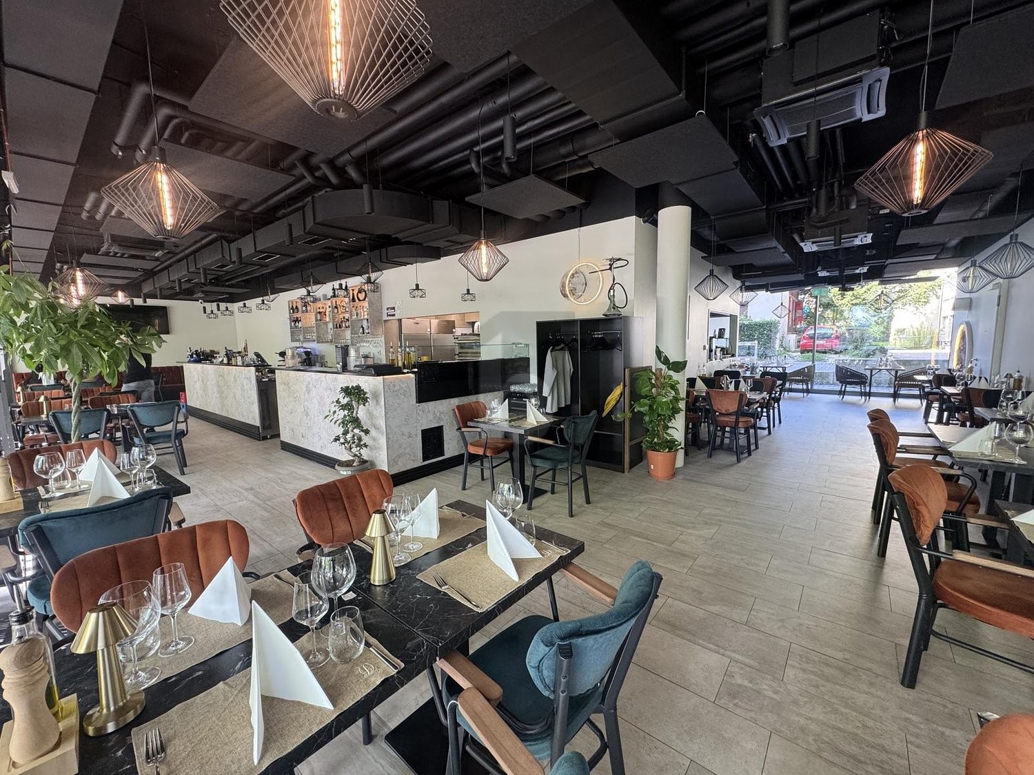 206m² restaurant