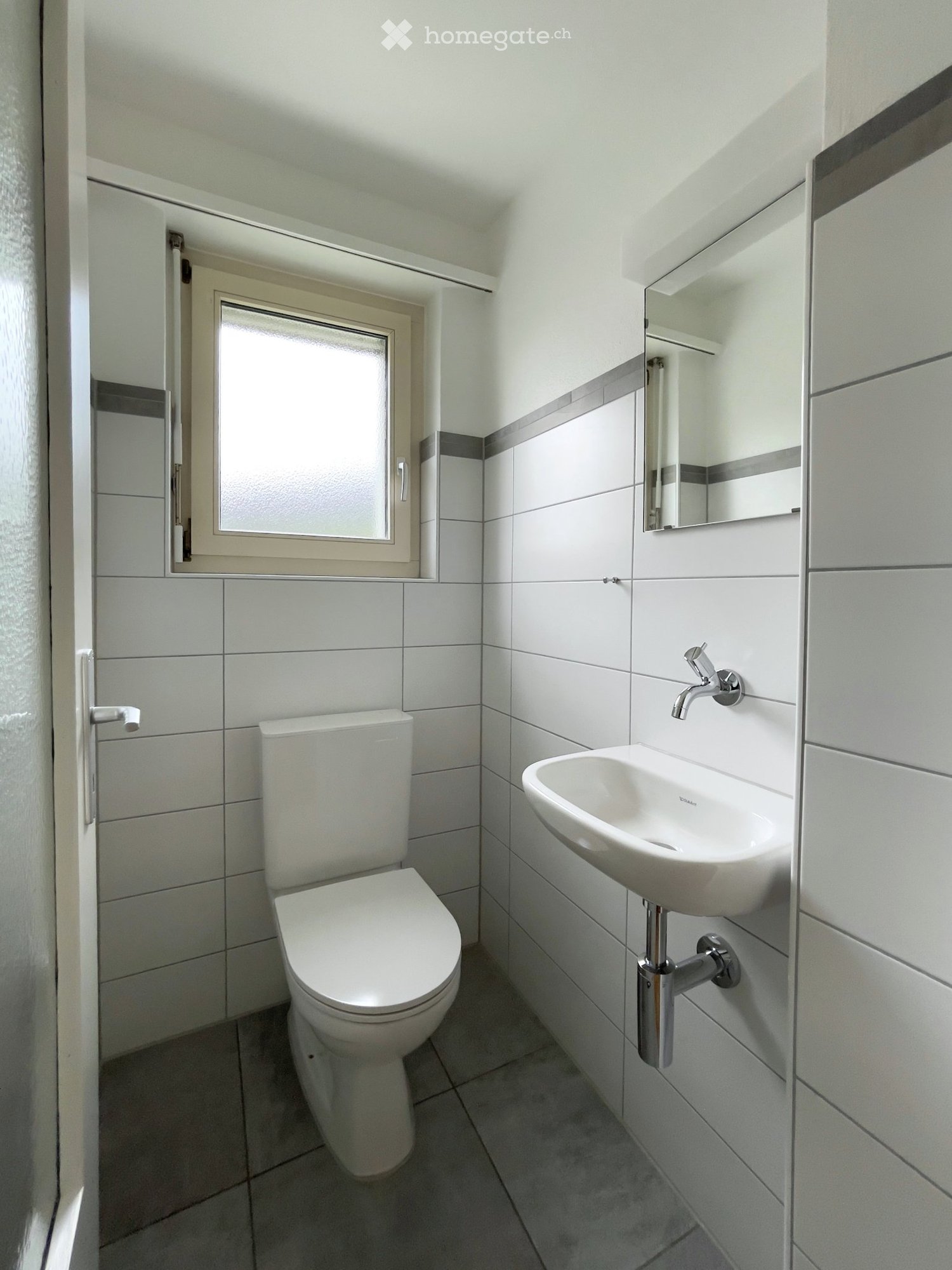 4 ½ room apartment
4.5 room apartment on the 2nd West floor

- Recent renovation

- Fitted kitchen
- Living room with balcony
- 2 bedrooms
- Bathroom/bathtub
- Separate WC
- Parquet

- Monthly rent: Fr. 990.-- + ac. charges Fr. 280.--

- Available: Garage (85.-/month)

- Available from 1.11.2026 or 