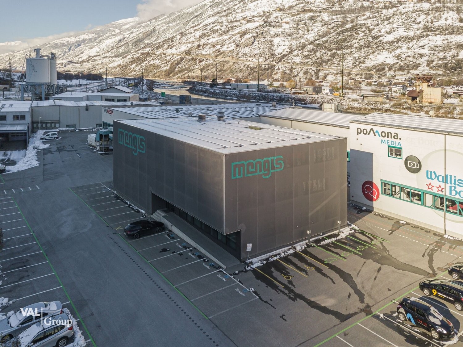 1665m² office