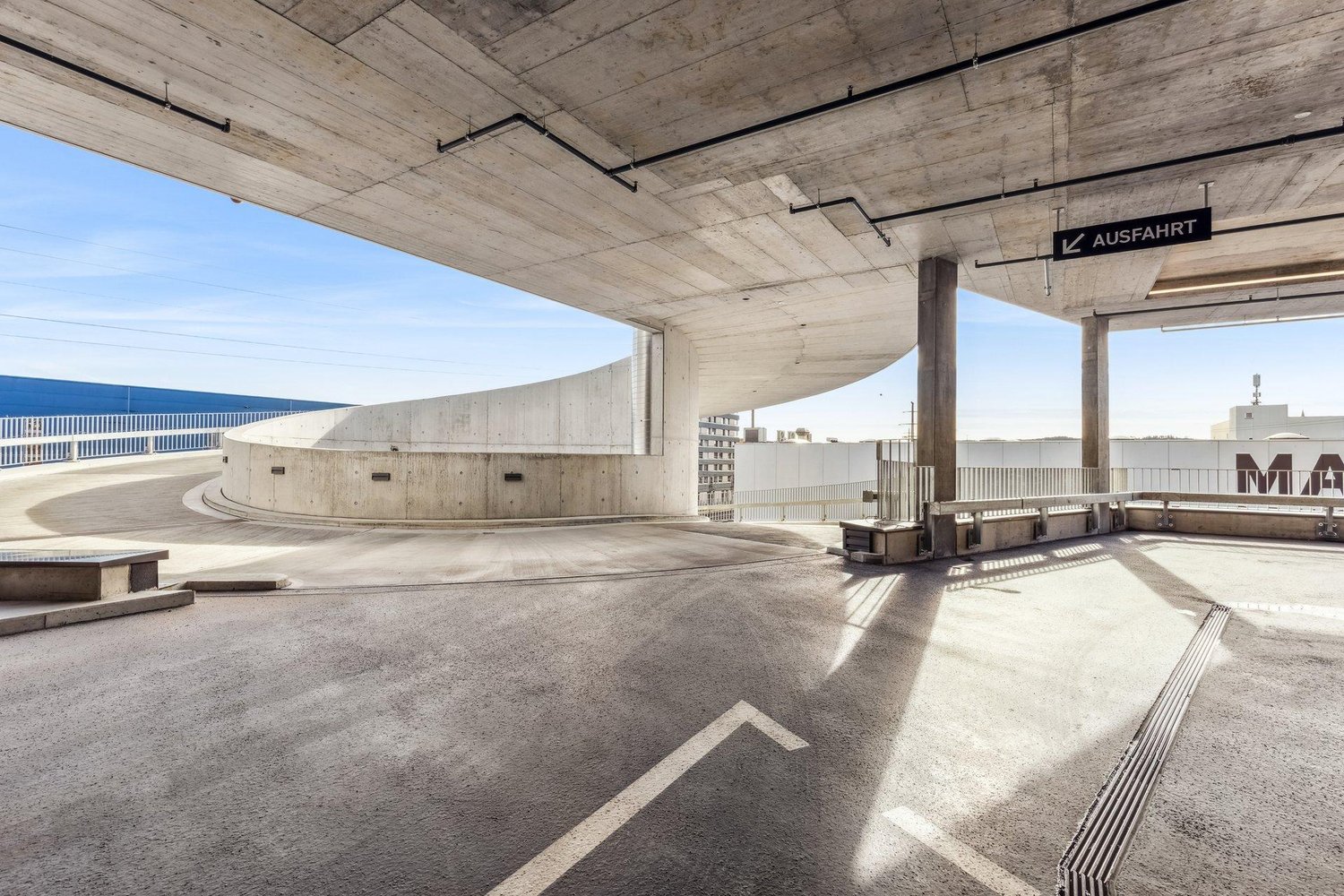 1600m² commerciale
