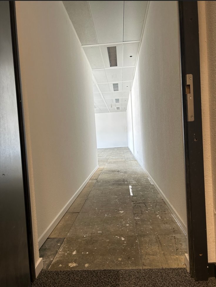 85m² office