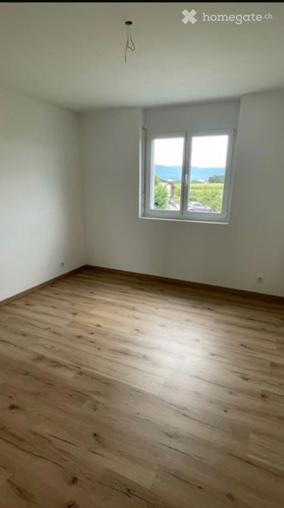 Appartement de 3 pièces
2 chambres
1 grande salle de bain
Lave vaisselle
Four
