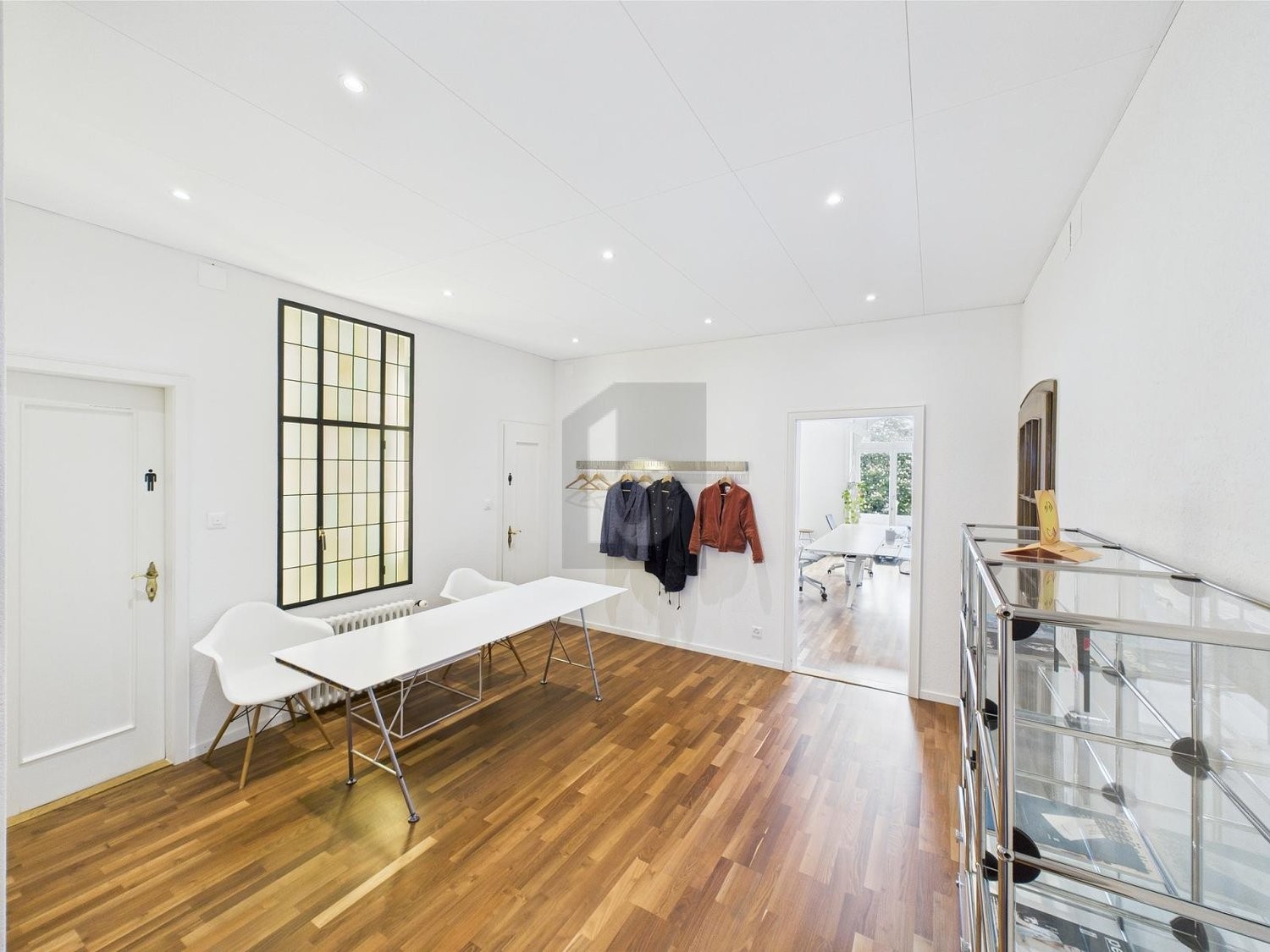 138m² office