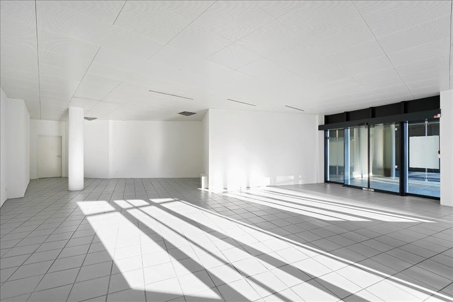 91m² negozio, foto 8 di 8