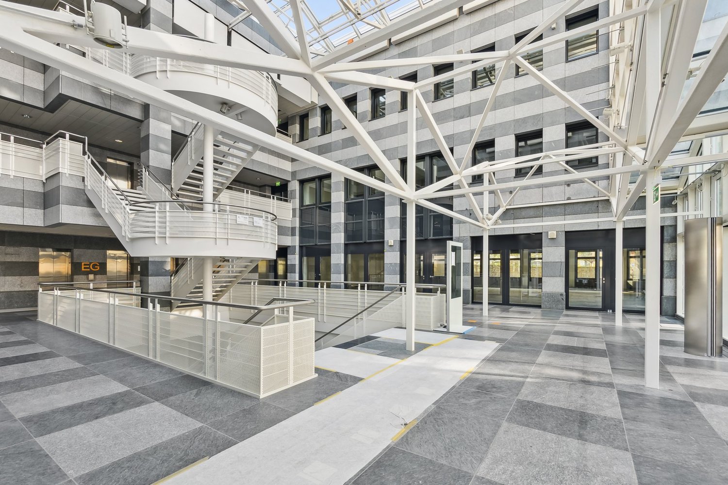 950m² ufficio
