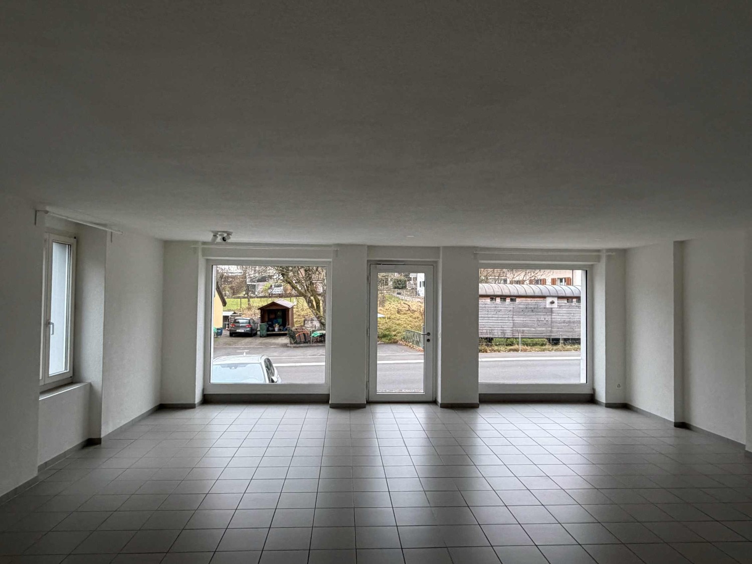 80m² commerciale