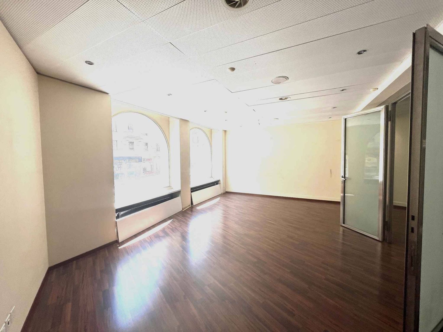 Arcade di 242m², foto 5 di 6