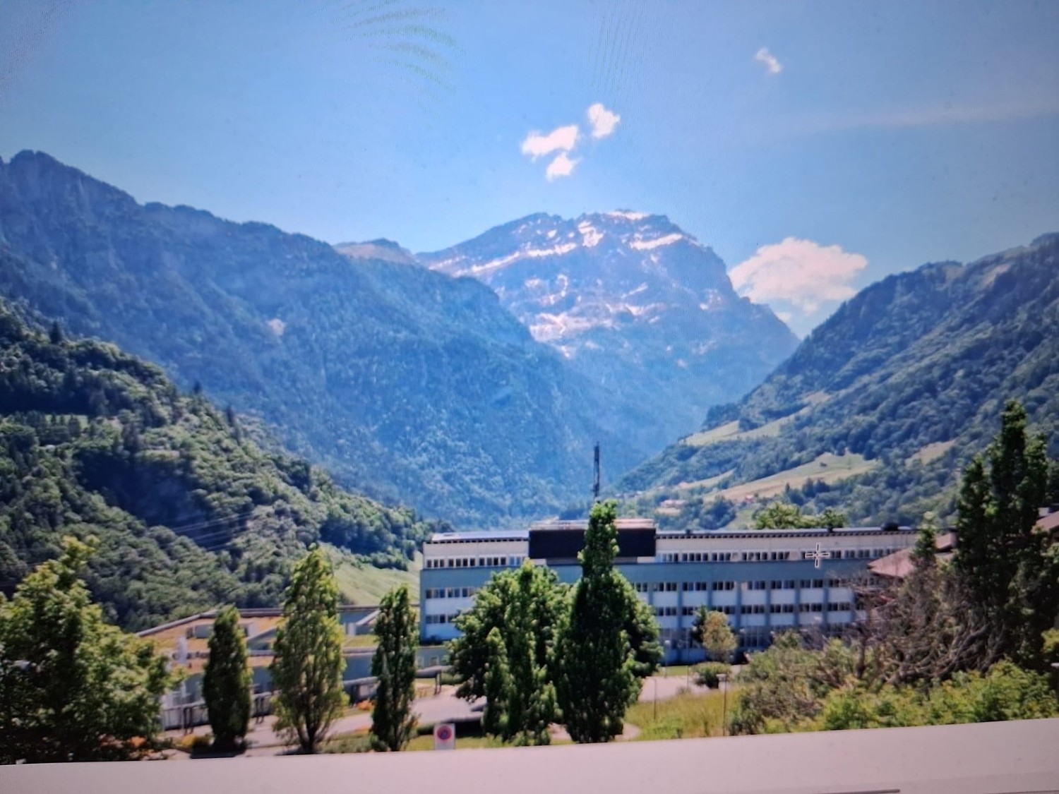Appartamento di 3 ½ locali

In posizione tranquilla. PP in TG più 120.-