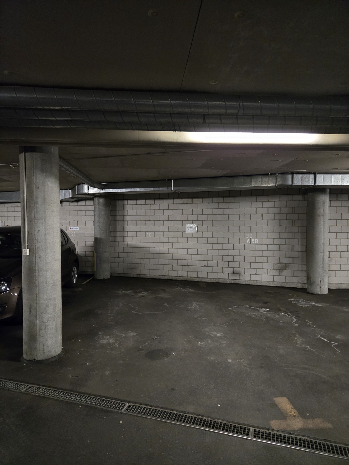 Posto auto interrato di 12m²