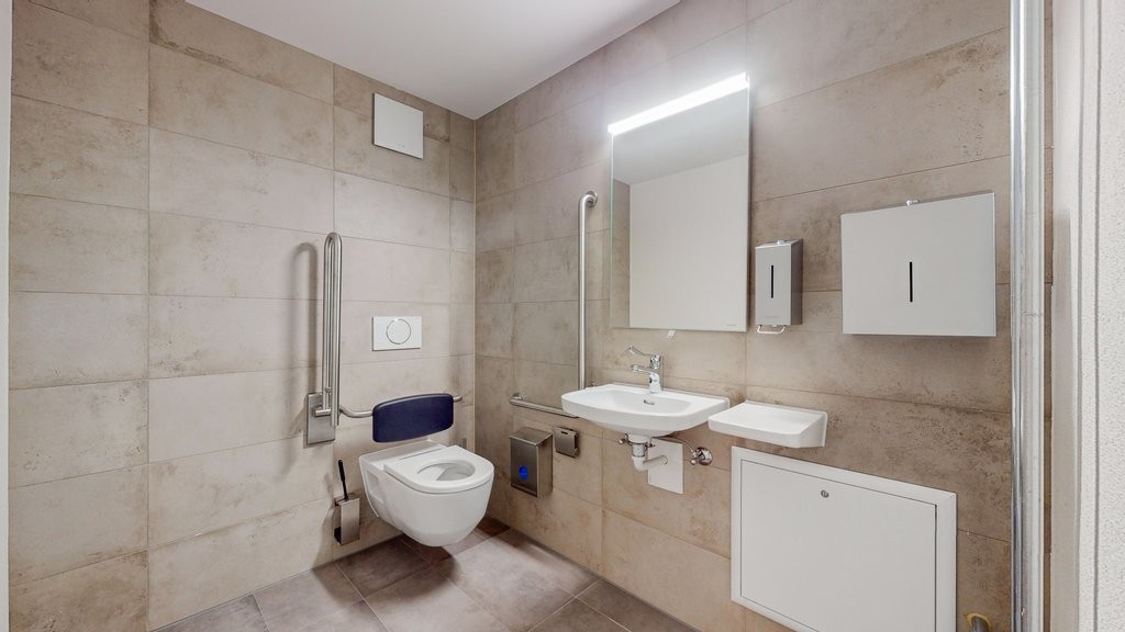 194m² commercial, foto 6 di 7