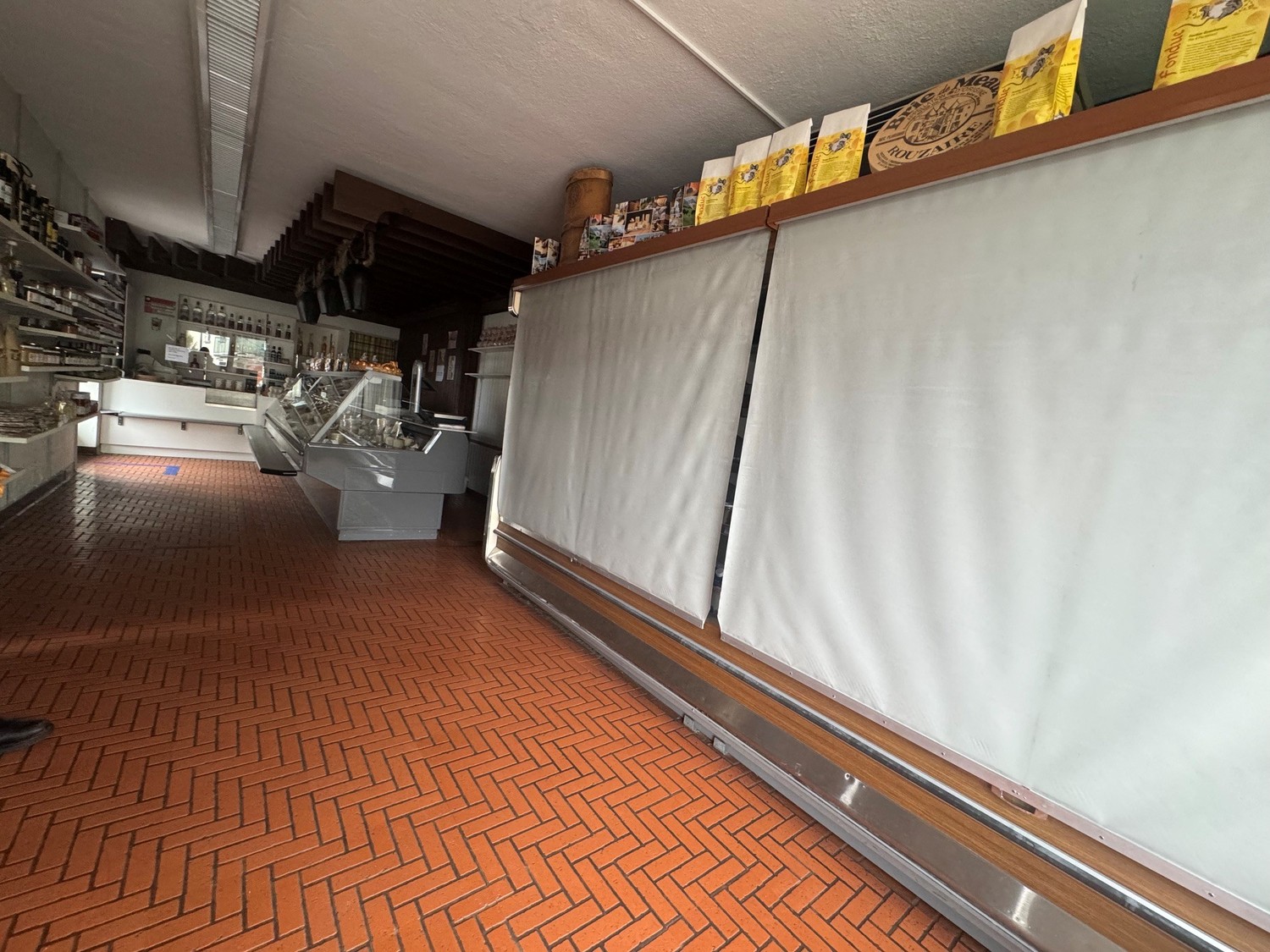 negozio di 140m²