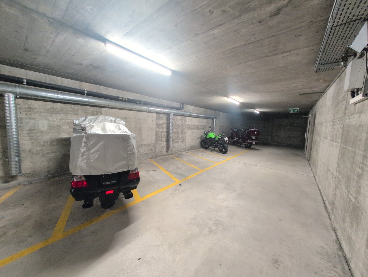 Posto auto coperto per biciclette