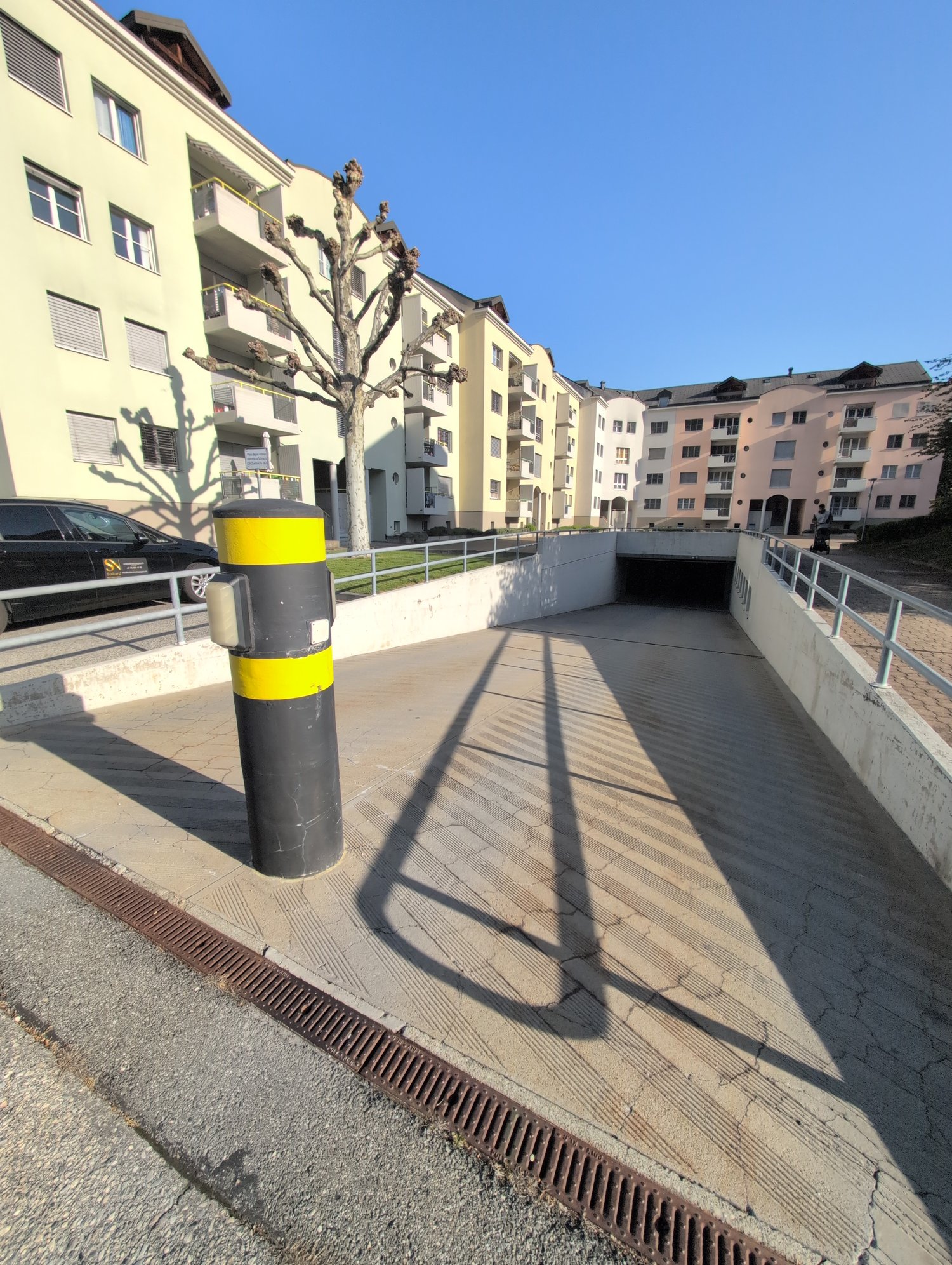 Posto auto coperto per biciclette