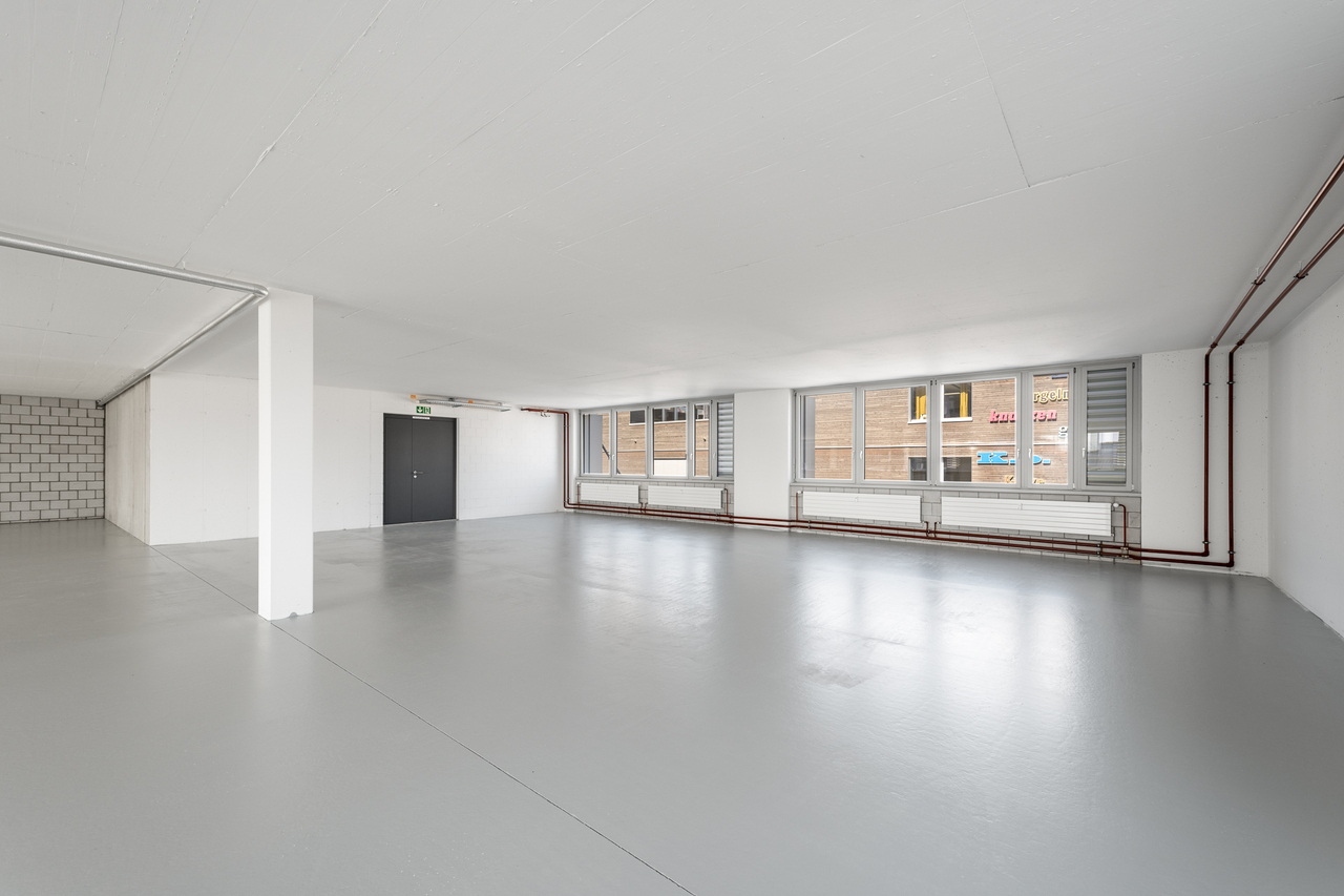 306m² commerciale, foto 5 di 8