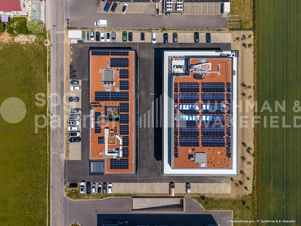 935m² commercial