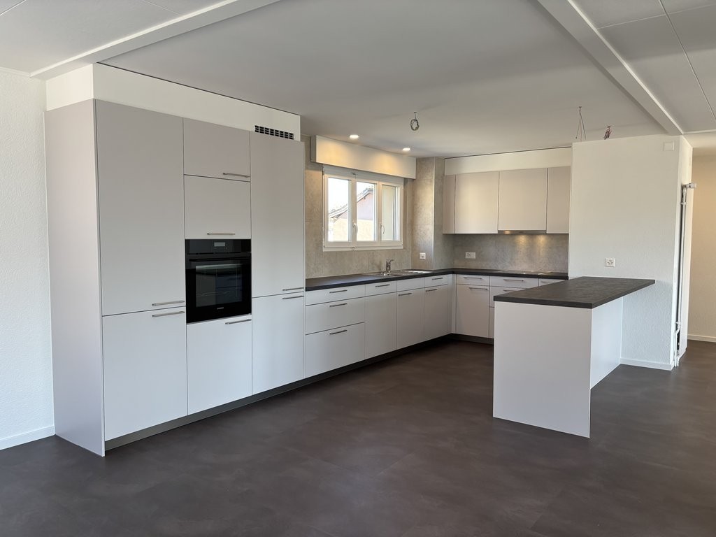 5 rooms apartment, foto 1 di 10