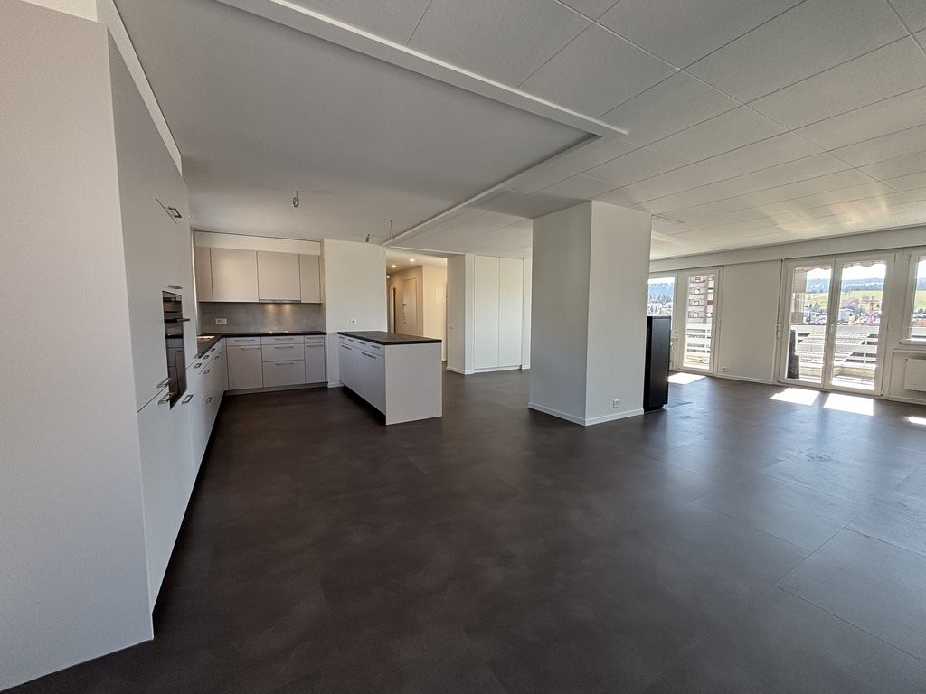 5 rooms apartment, foto 2 di 10