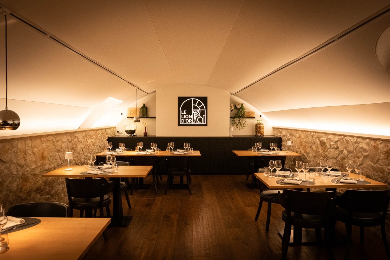 Ristorante in affitto - Centro di Farvagny

Situato idealmente nel cuore di Farvagny, questo ristorante pieno di fascino rappresenta una bella opportunità per sviluppare la vostra attività in una regione dinamica.

- 42 posti a sedere
- Cucina professionale completamente attrezzata
- Posizione centr
