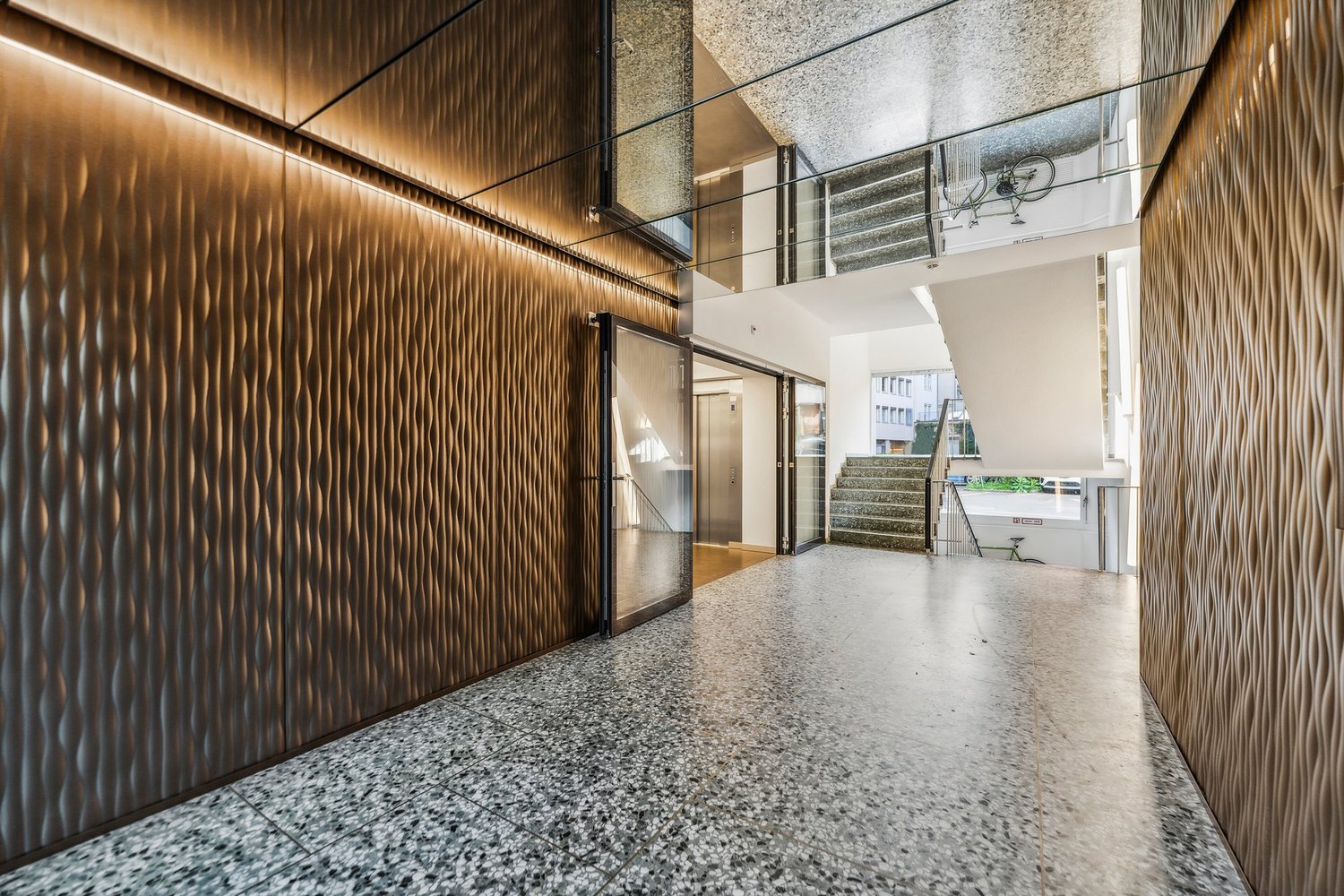 550m² office