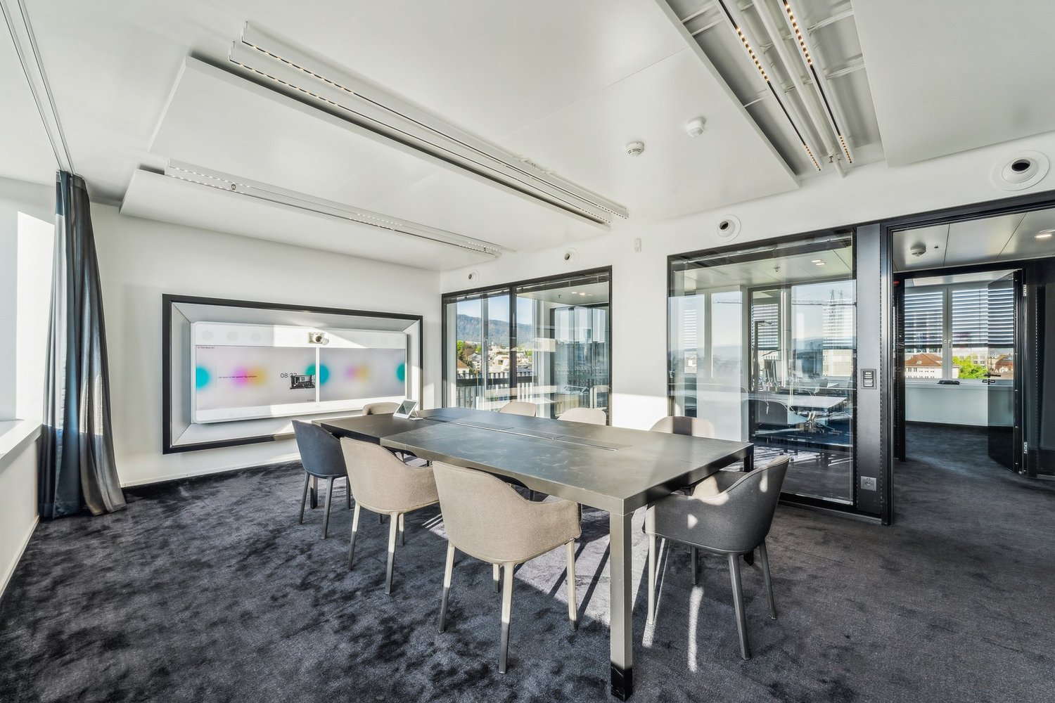550m² office