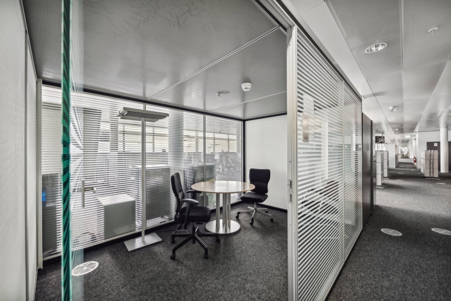 750m² office