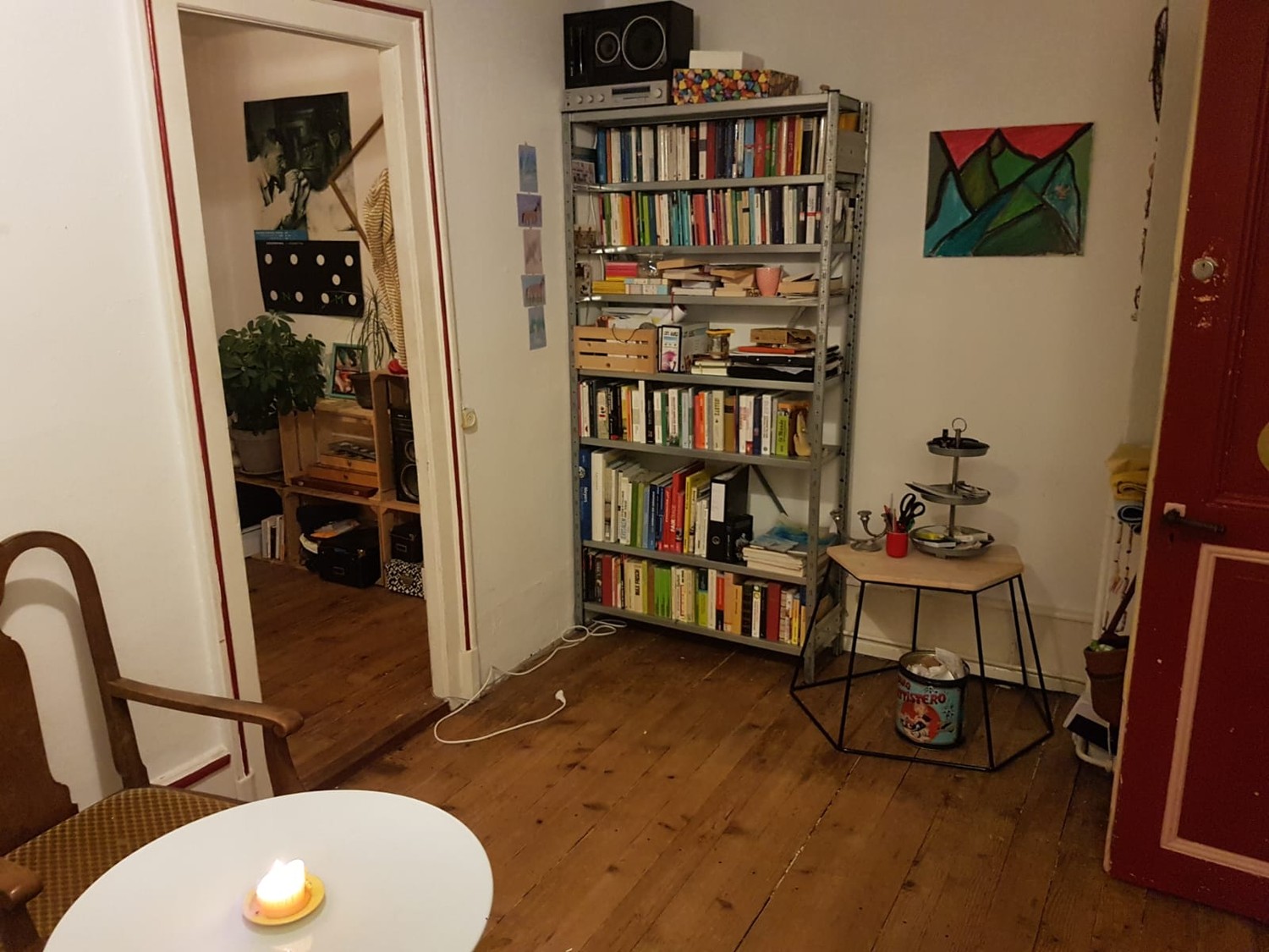 Camera in un appartamento condiviso, foto 2 di 3