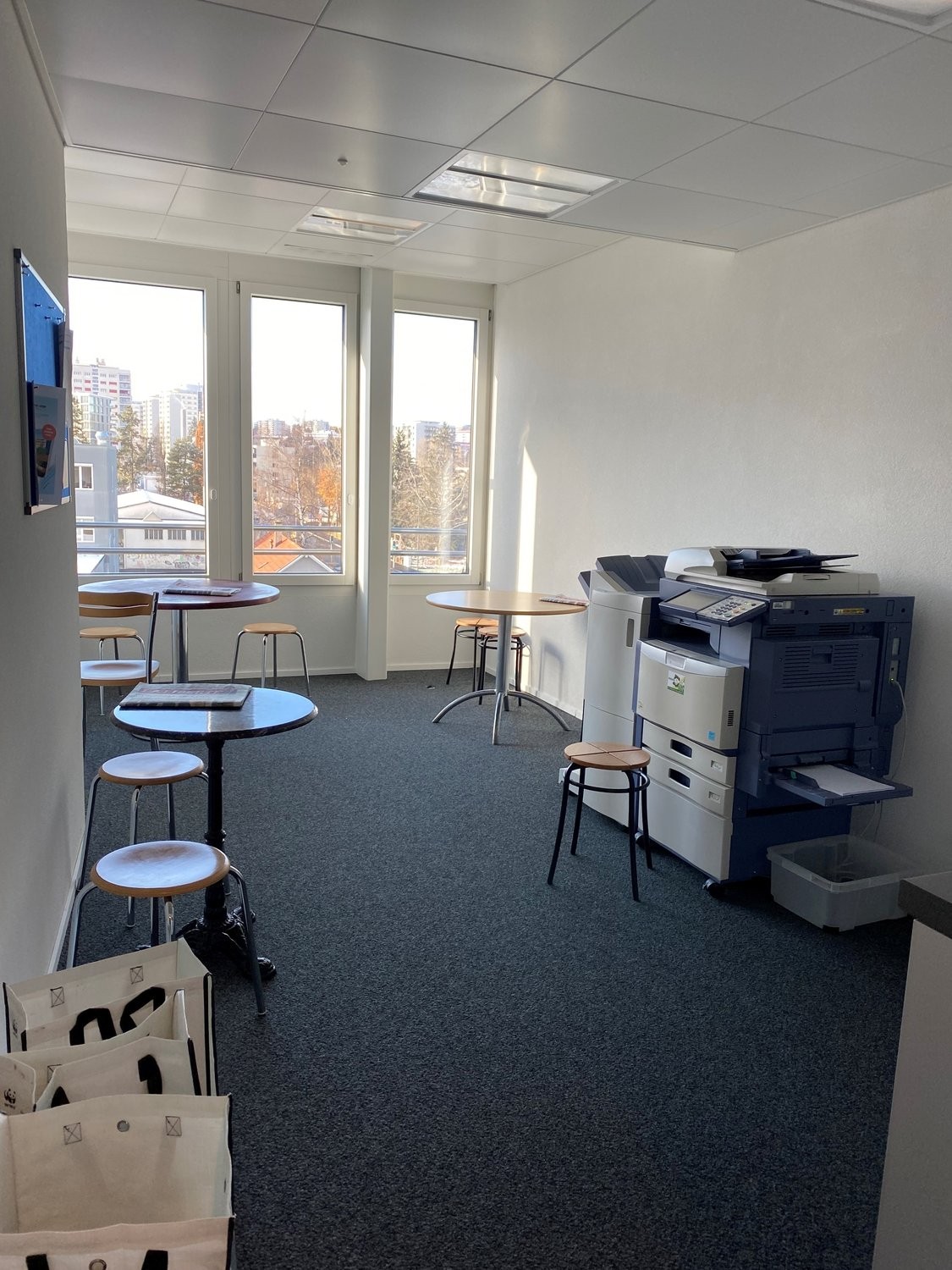 301m² office