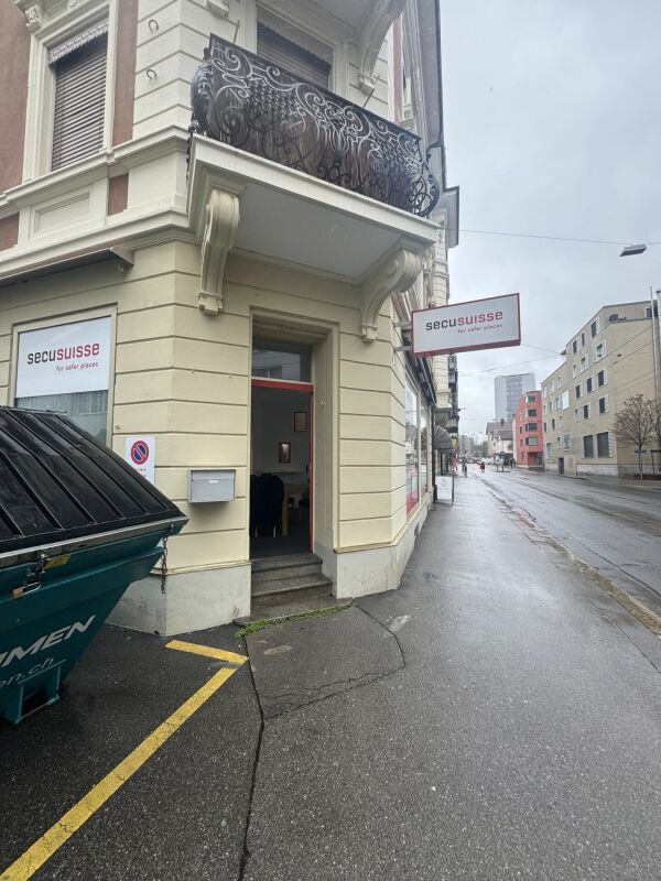 105m² negozio