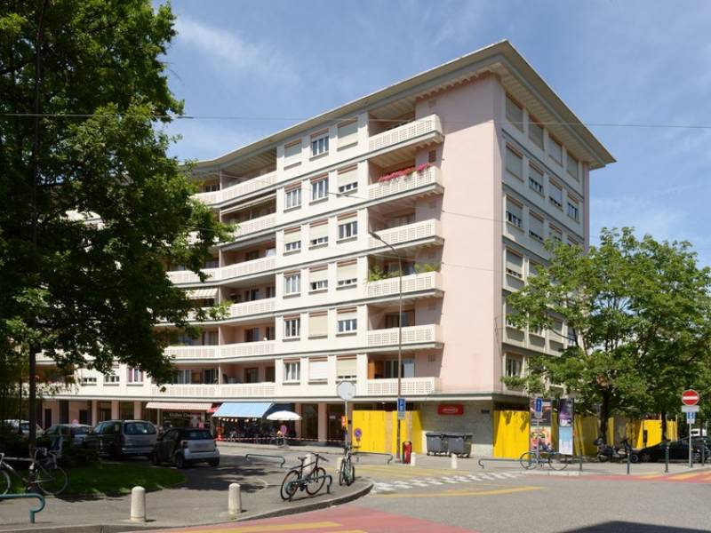 Posto auto coperto per biciclette