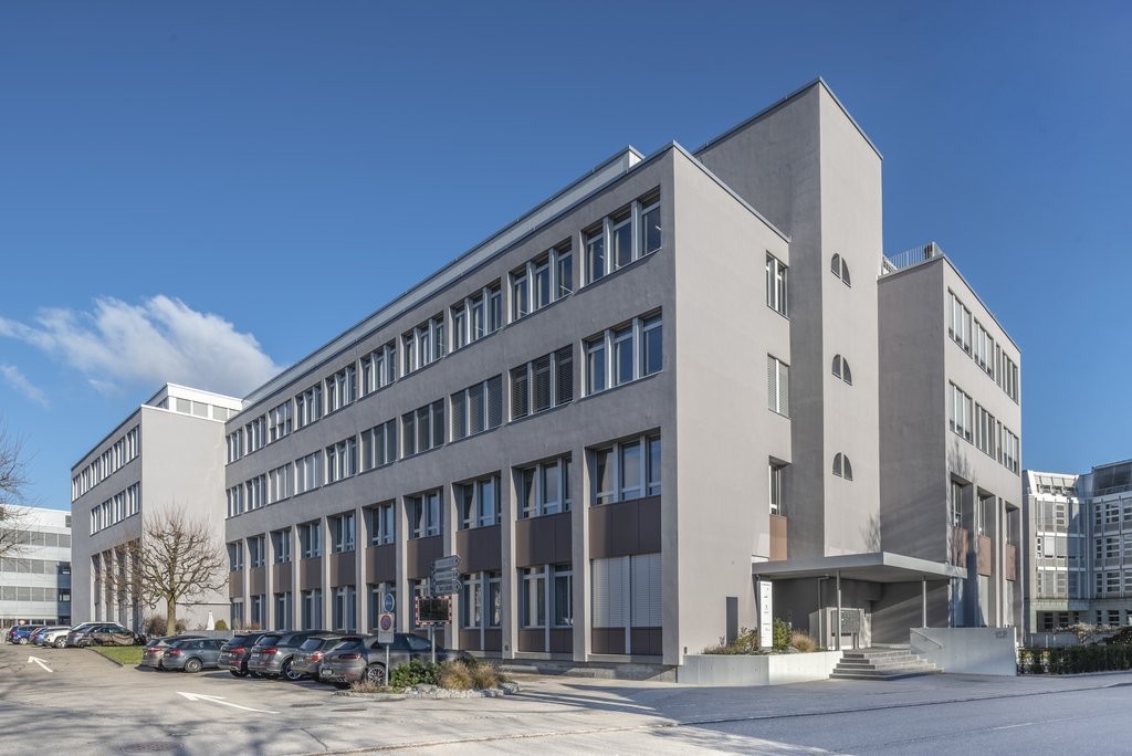 400m² commercial