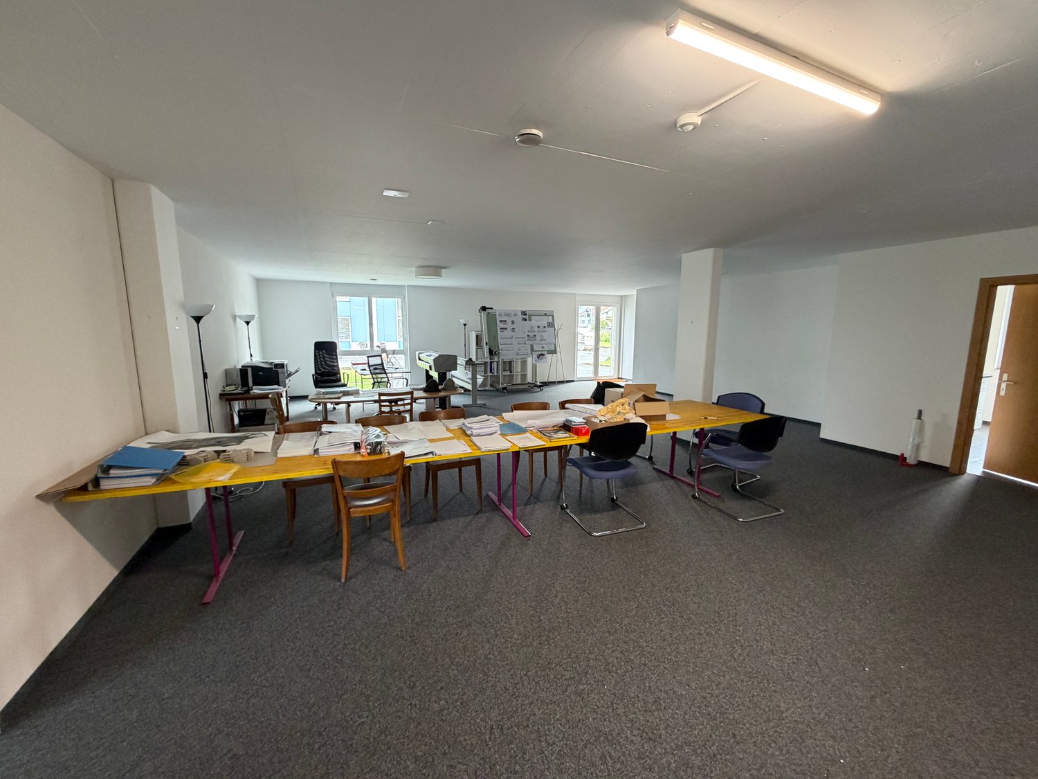 180m² office