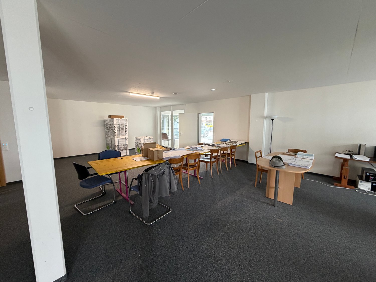 180m² office