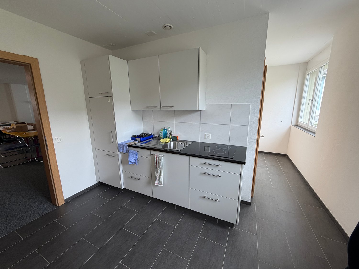 180m² office