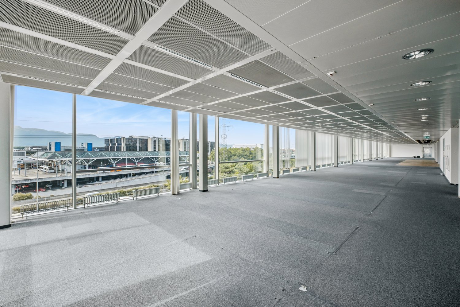 558m² ufficio
