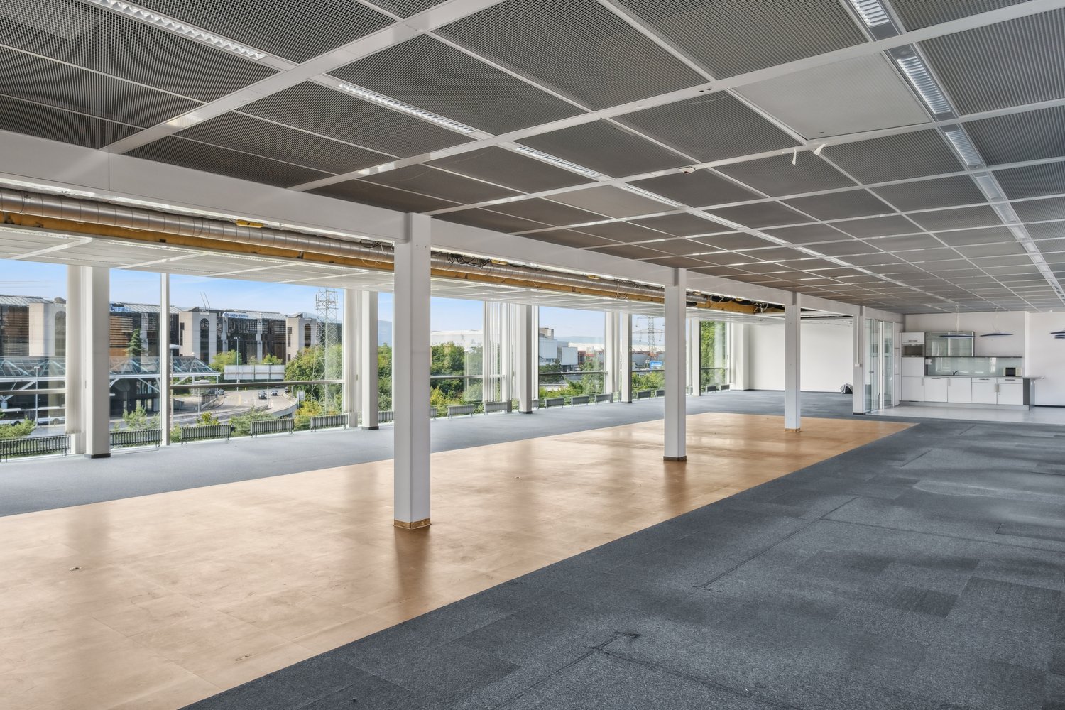 558m² ufficio
