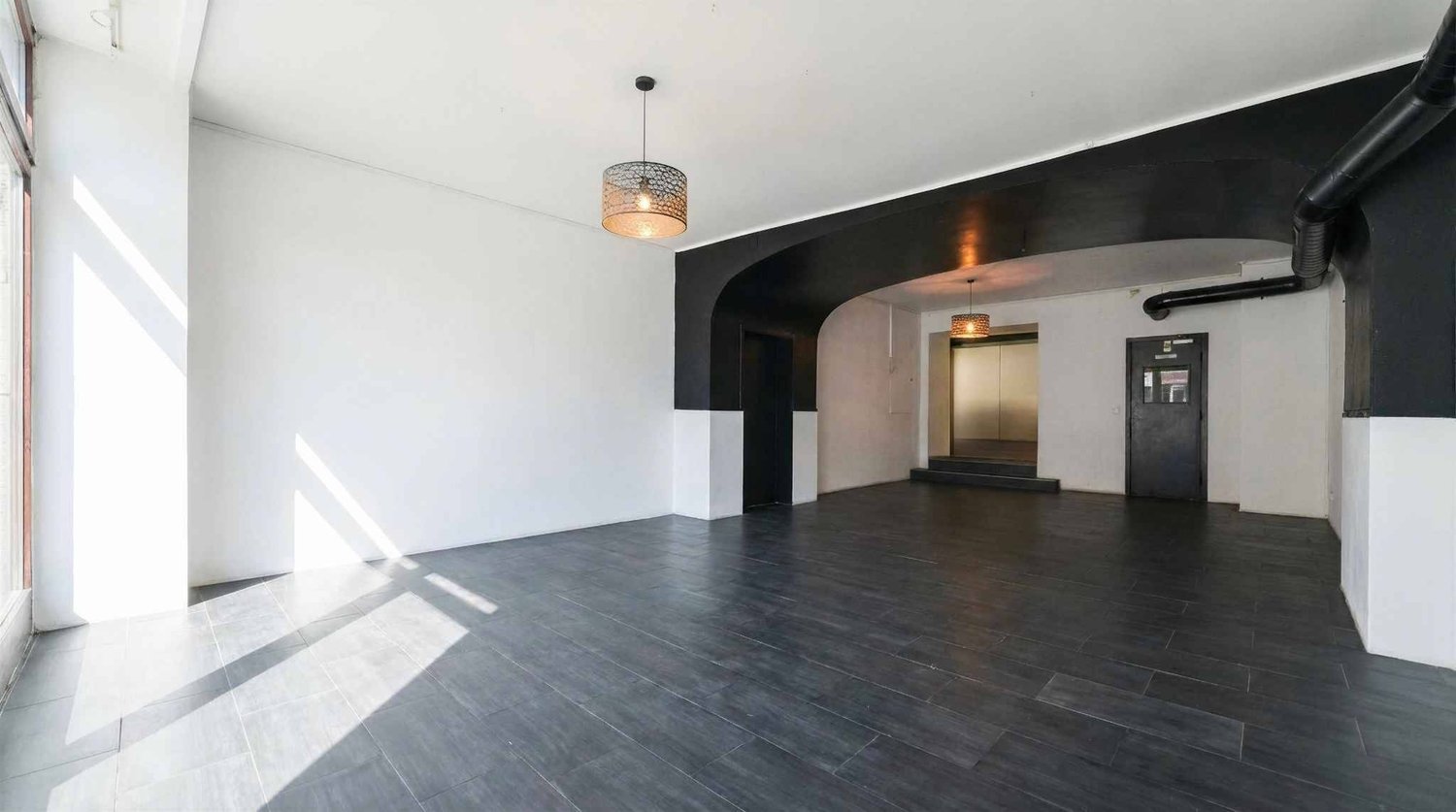 134m² arcade