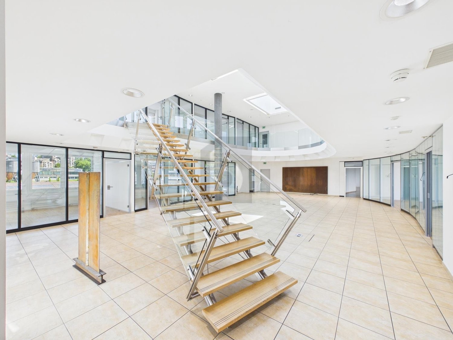oggetto industriale di 1835m²