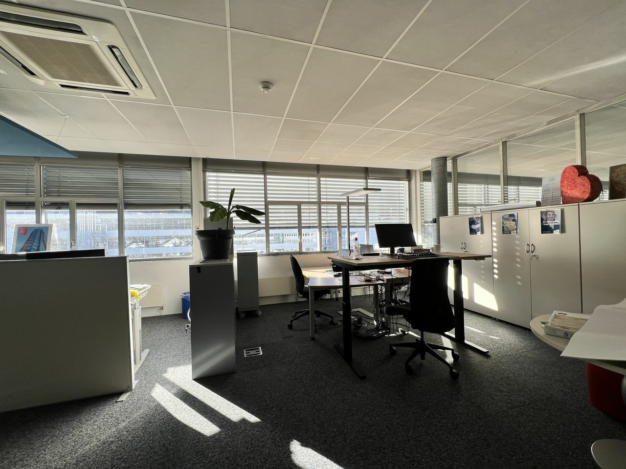856m² ufficio