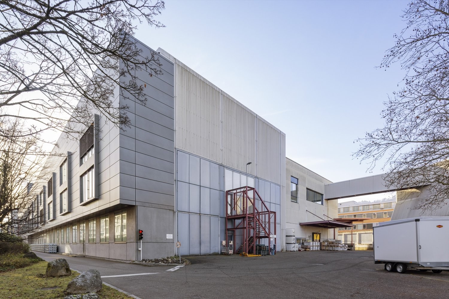 924m² office