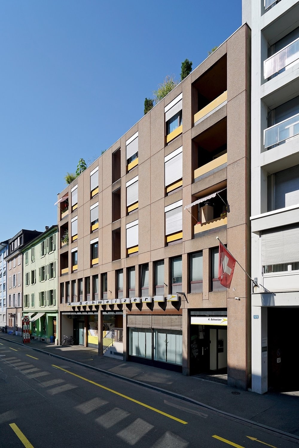 49m² commerciale, foto 1 di 3