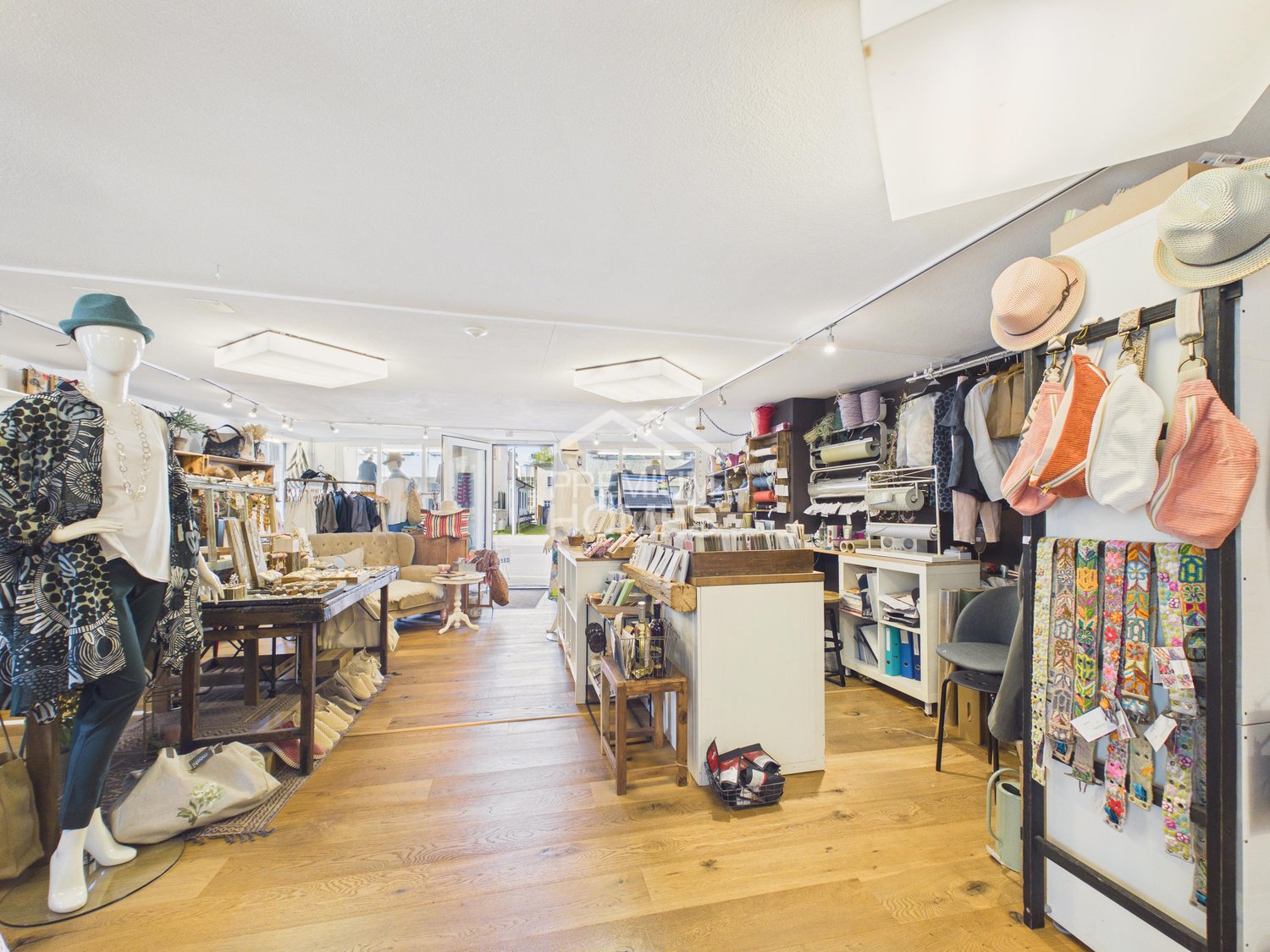 140m² commerciale