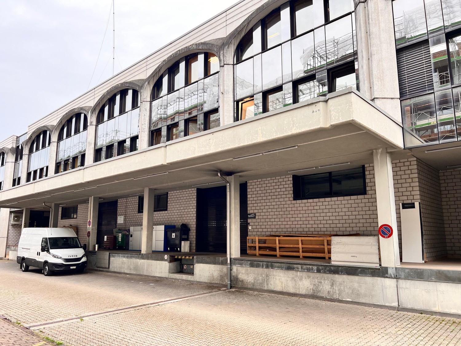 153m² office, foto 1 di 3