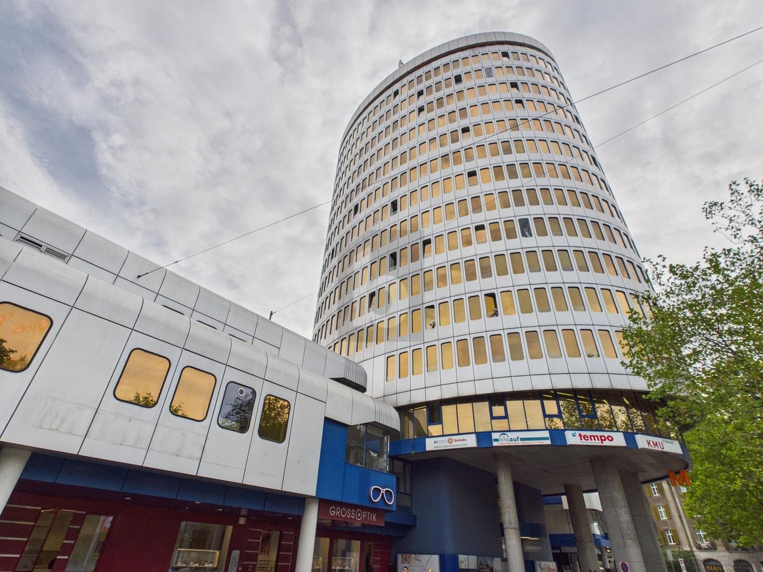 148m² office